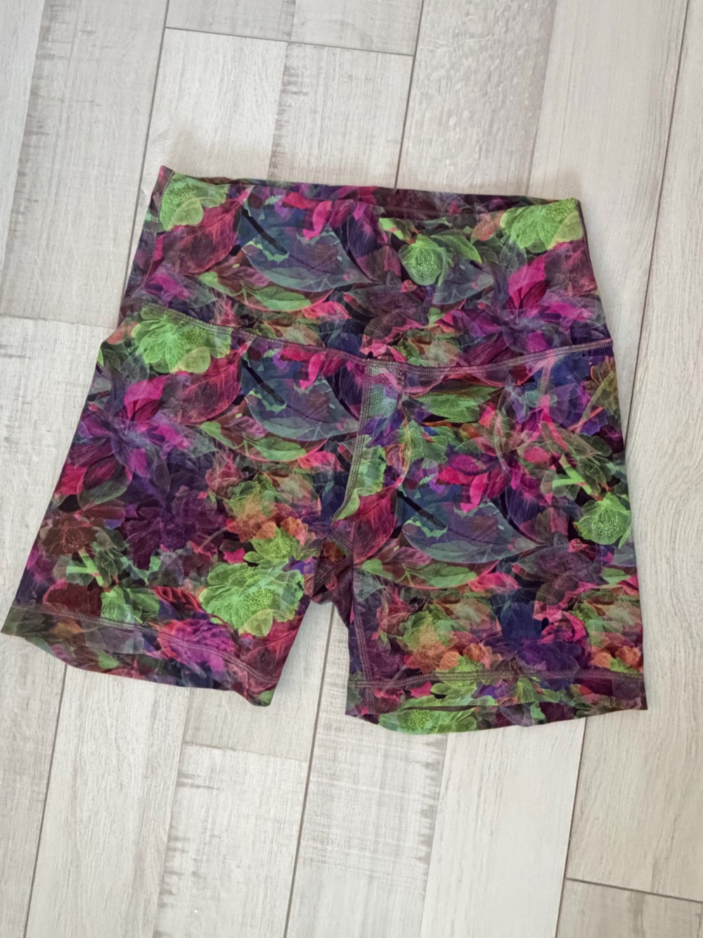 NWOT Lululemon Wunder Train High-Rise 6” Shorts